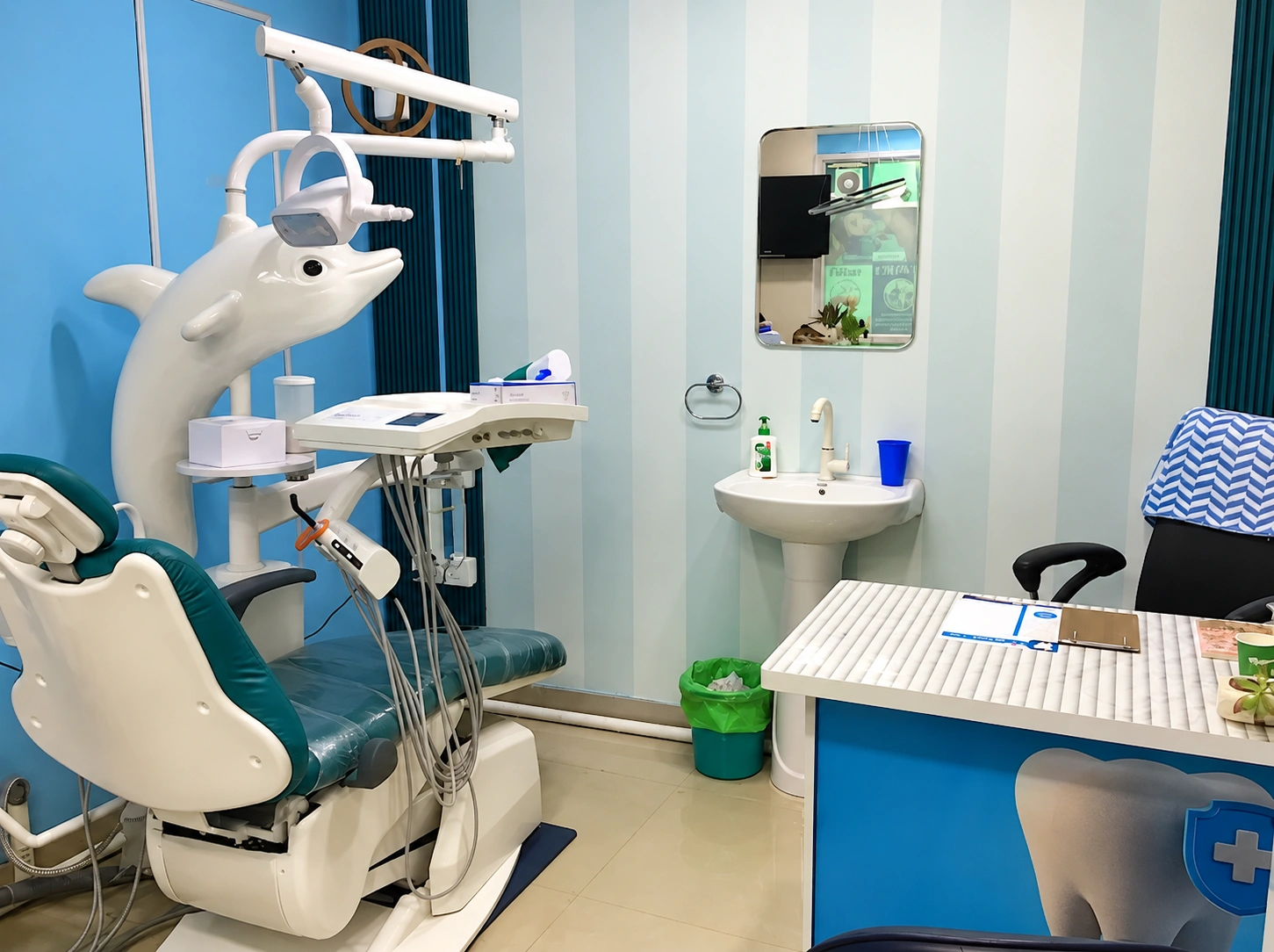 Dental treatment room at our Sector 93 clinic